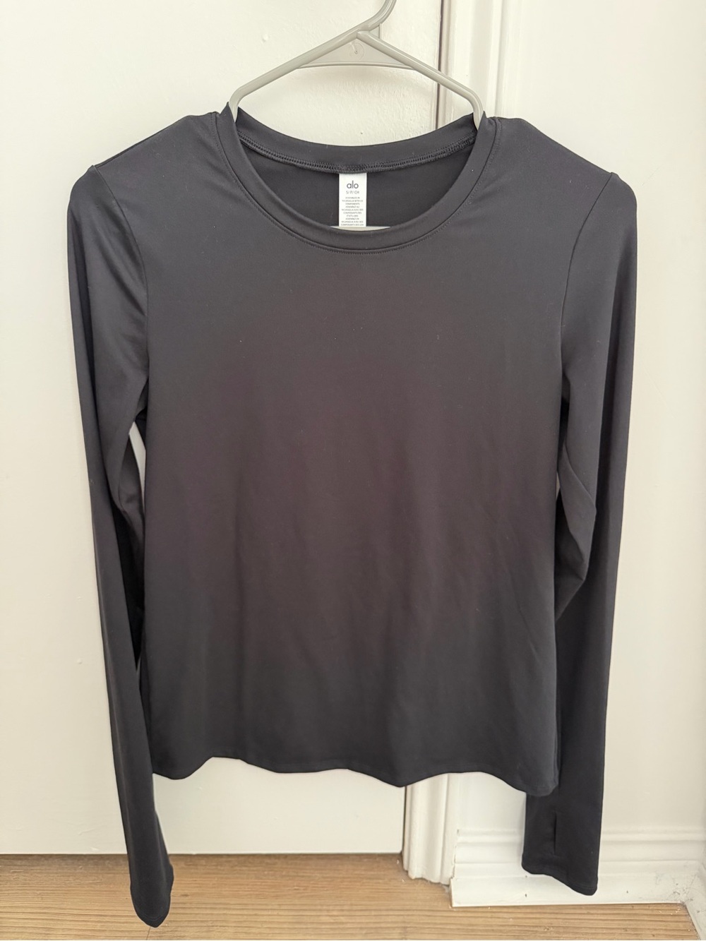 ALO Yoga Black Long Sleeve Crewneck Top size S